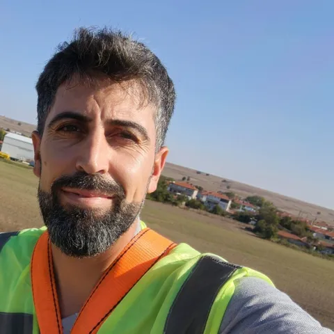 Miran Elektrik ustası Eşref Toprak